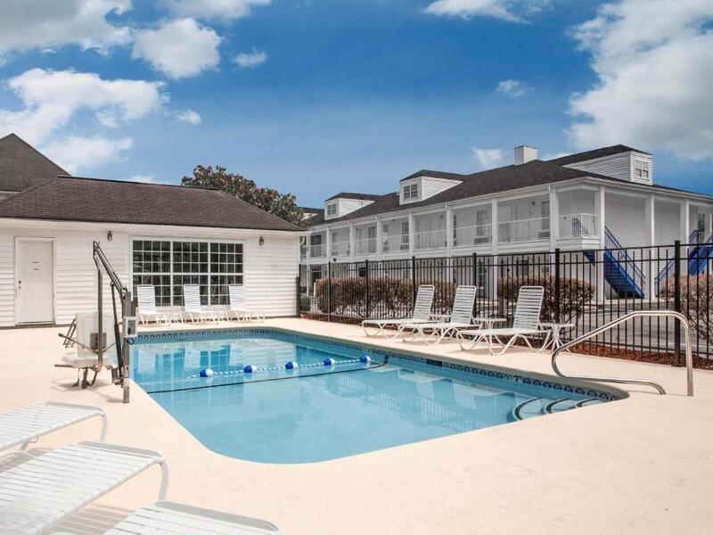 Baymont By Wyndham Brunswick Ga Hotel Buitenkant foto